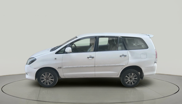 2010 Toyota Innova 2.5 G4 8 STR, Diesel, Manual, 2,98,692 km, exterior