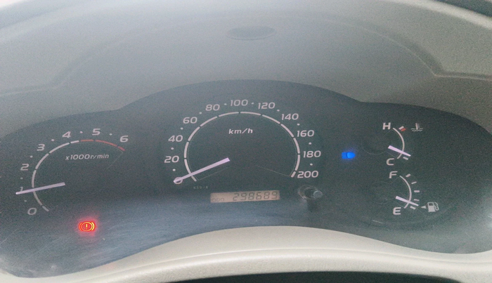 2010 Toyota Innova 2.5 G4 8 STR, Diesel, Manual, 2,98,692 km, interior