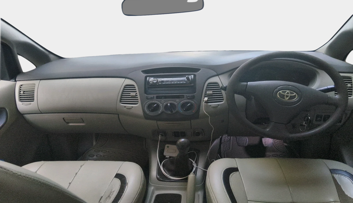 2010 Toyota Innova 2.5 G4 8 STR, Diesel, Manual, 2,98,692 km, interior