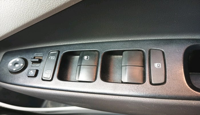 2020 Hyundai GRAND I10 NIOS SPORTZ 1.2 KAPPA VTVT CNG, CNG, Manual, 71,137 km, interior