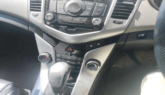 2013 Chevrolet Cruze LTZ AT, Diesel, Automatic, 1,08,680 km, interior