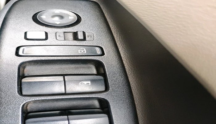 2023 Hyundai AURA SX 1.2 CNG, Petrol, Manual, 10,619 km, interior