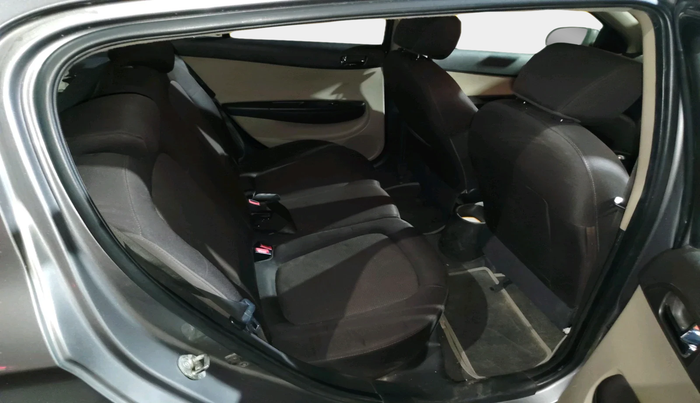 2013 Hyundai i20 SPORTZ 1.2, Petrol, Manual, 95,111 km, interior