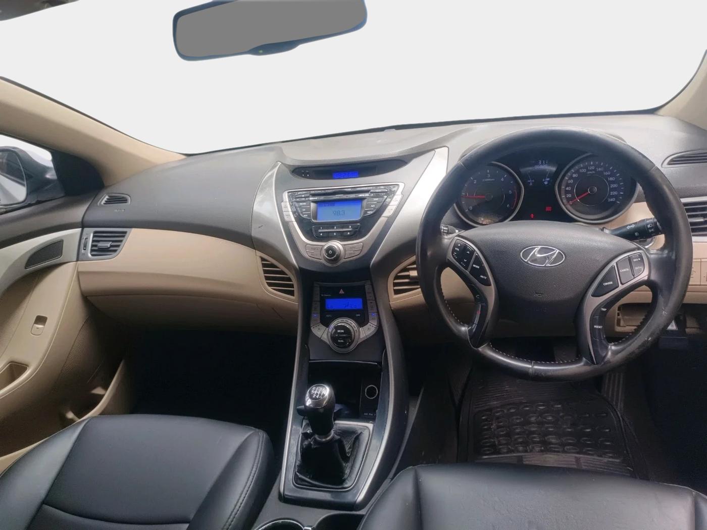2013 Hyundai New Elantra 1.6 BASE DIESEL, Diesel, Manual, 96,829 km, interior