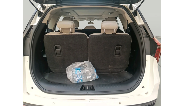 2022 Mahindra XUV700 AX 5 D AT 7 STR, Diesel, Automatic, 69,993 km, exterior