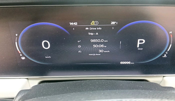 2022 Mahindra XUV700 AX 5 D AT 7 STR, Diesel, Automatic, 69,993 km, interior