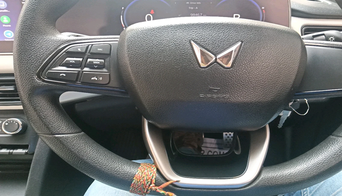 2022 Mahindra XUV700 AX 5 D AT 7 STR, Diesel, Automatic, 69,993 km, interior