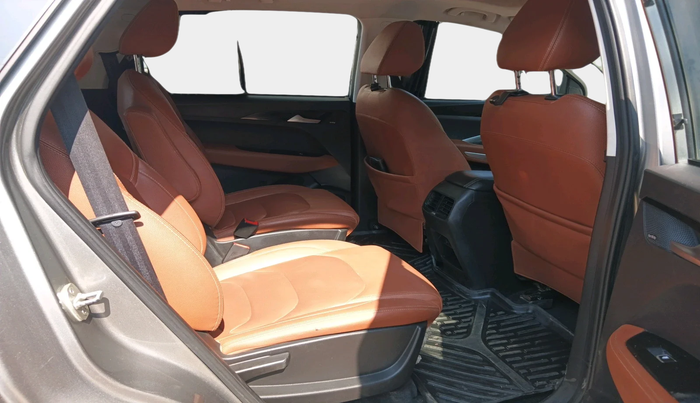 2020 MG HECTOR PLUS SHARP 2.0 DIESEL TURBO MT 6-STR, Diesel, Manual, 1,00,916 km, interior