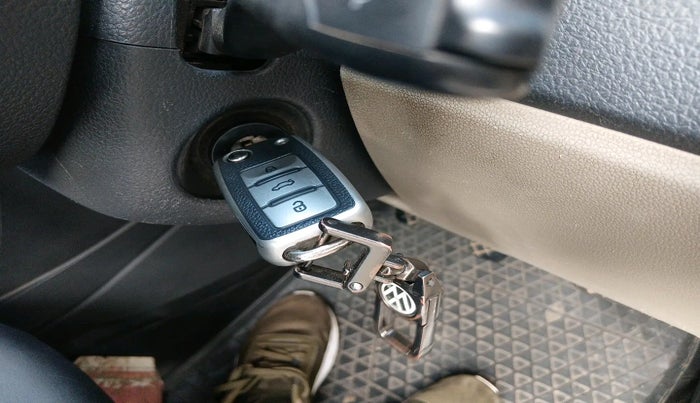 2013 Volkswagen Polo HIGHLINE DIESEL, Diesel, Manual, 1,31,227 km, interior