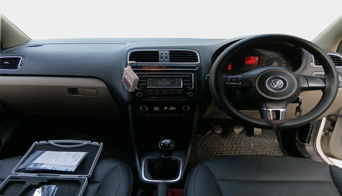 2013 Volkswagen Polo HIGHLINE DIESEL, Diesel, Manual, 1,31,227 km, interior