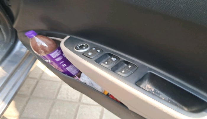 2017 Hyundai Grand i10 SPORTZ 1.2 KAPPA VTVT, Petrol, Manual, 16,081 km, interior