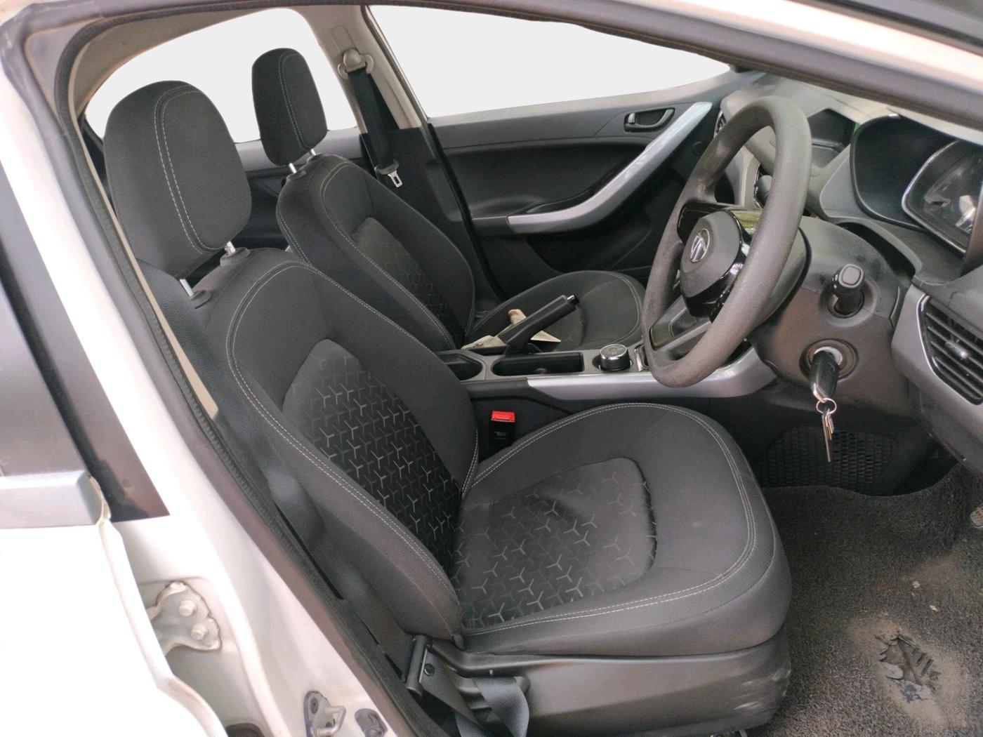 2021 Tata NEXON XM PETROL, Petrol, Manual, 38,417 km, interior