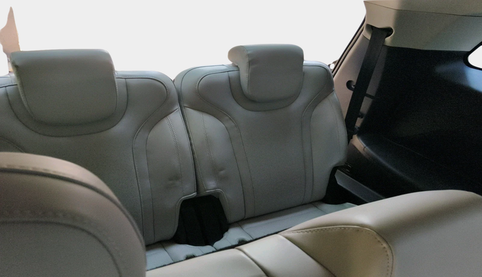 2023 Mahindra XUV700 AX 7 LUXURY P AT 7 STR, Petrol, Automatic, 11,419 km, interior