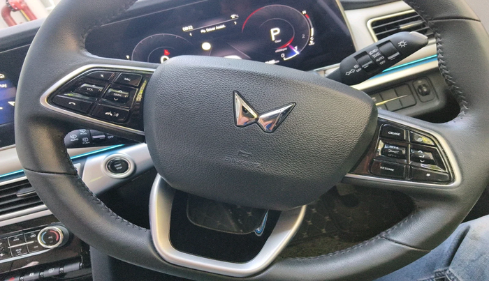 2023 Mahindra XUV700 AX 7 LUXURY P AT 7 STR, Petrol, Automatic, 11,419 km, interior