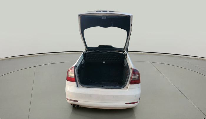 2011 Skoda Laura ELEGANCE 2.0 TDI CR AT, Diesel, Automatic, 93,291 km, exterior