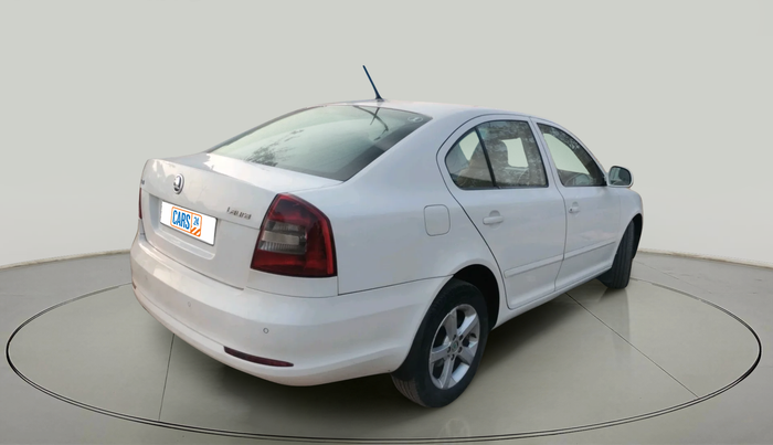 2011 Skoda Laura ELEGANCE 2.0 TDI CR AT, Diesel, Automatic, 93,291 km, exterior