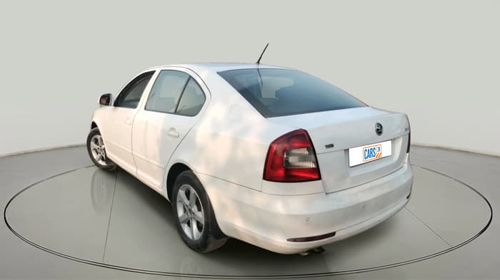 2011 Skoda Laura ELEGANCE 2.0 TDI CR AT, Diesel, Automatic, 93,291 km, exterior