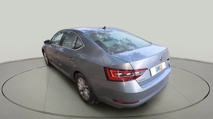 2017 Skoda Superb L&K 2.0 TDI AT, Diesel, Automatic, 2,11,274 km, exterior