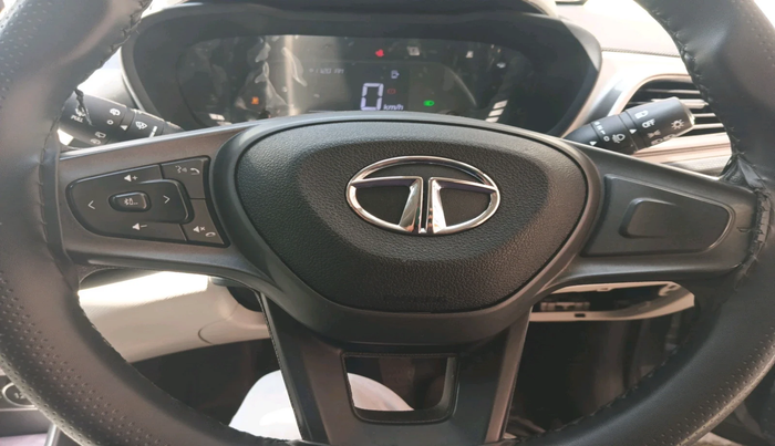 2023 Tata ALTROZ XZ CNG, Petrol, Manual, 31,782 km, interior