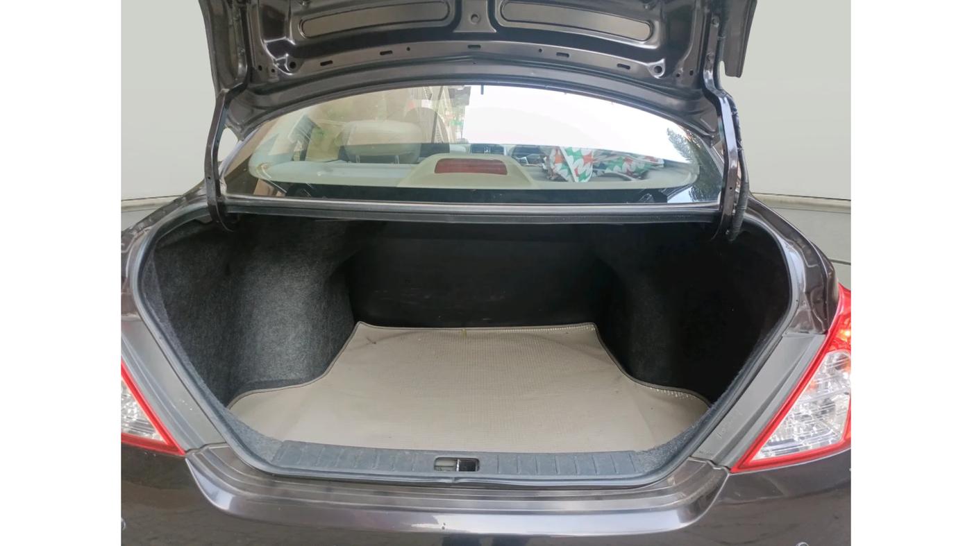 2015 Nissan Sunny XV CVT, Petrol, Automatic, 54,433 km, exterior