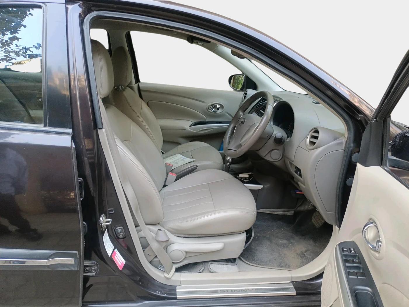 2015 Nissan Sunny XV CVT, Petrol, Automatic, 54,433 km, interior