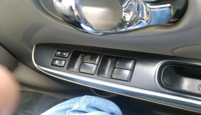 2015 Nissan Sunny XV CVT, Petrol, Automatic, 54,433 km, interior