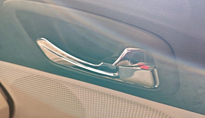 2021 Mahindra XUV300 W8 (O) 1.5 DIESEL, Diesel, Manual, 53,071 km, interior