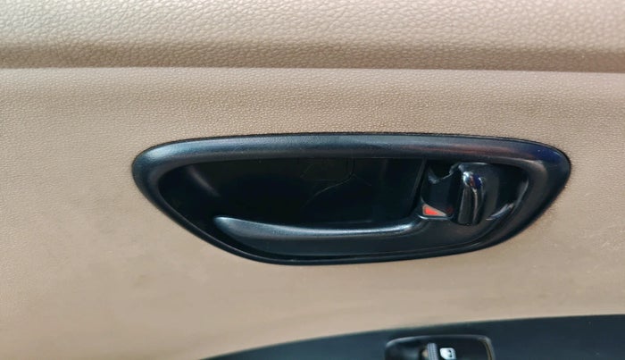 2011 Hyundai i10 ERA 1.1, CNG, Manual, 1,23,035 km, interior