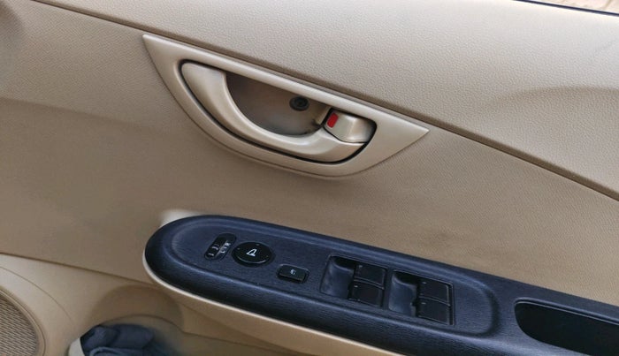 2015 Honda Amaze 1.2L I-VTEC S, Petrol, Manual, 77,756 km, interior