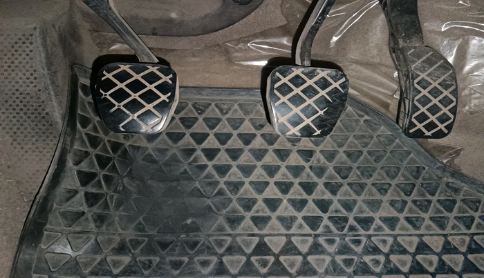 2014 Volkswagen Polo HIGHLINE1.5L, Diesel, Manual, 1,08,470 km, interior