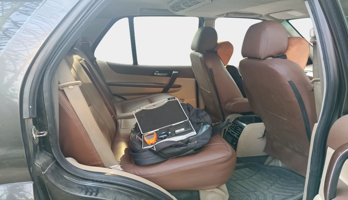 2012 Tata Safari Storme 2.2 VX 4X2, Diesel, Manual, 1,24,012 km, interior