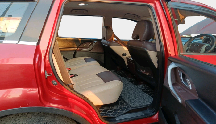 2013 Mahindra XUV500 W6, Diesel, Manual, 1,00,819 km, interior