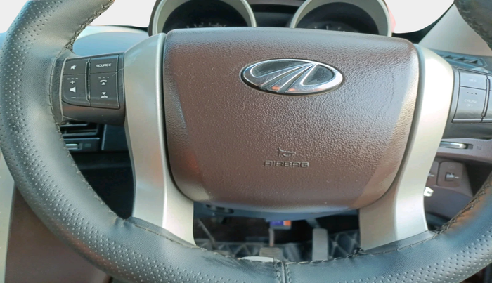 2013 Mahindra XUV500 W6, Diesel, Manual, 1,00,819 km, interior