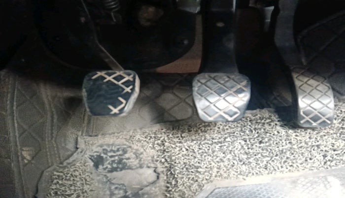 2011 Volkswagen Polo HIGHLINE 1.6L, Petrol, Manual, 1,02,183 km, interior