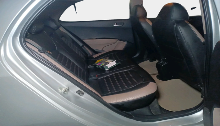 2015 Hyundai Xcent S (O) 1.2, Petrol, Manual, 1,08,769 km, interior