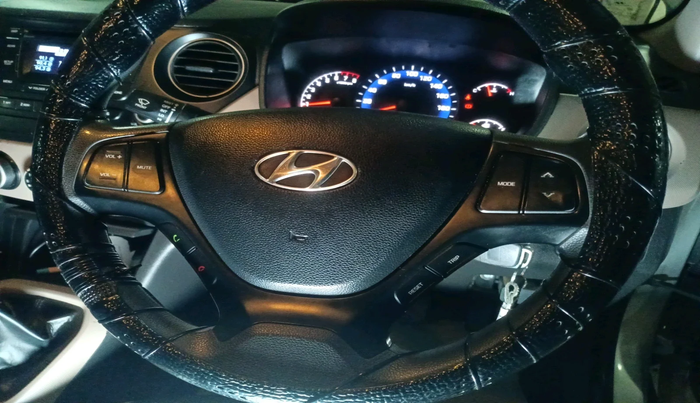 2015 Hyundai Xcent S (O) 1.2, Petrol, Manual, 1,08,769 km, interior