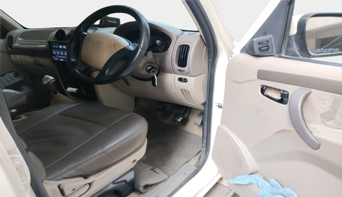 2013 Mahindra Scorpio SLE, Diesel, Manual, 1,45,176 km, interior