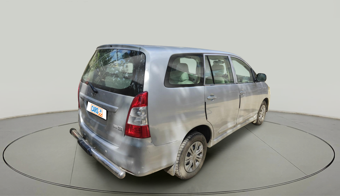 2013 Toyota Innova 2.5 GX 8 STR, Diesel, Manual, 2,33,461 km, exterior