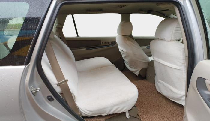 2013 Toyota Innova 2.5 GX 8 STR, Diesel, Manual, 2,33,461 km, interior