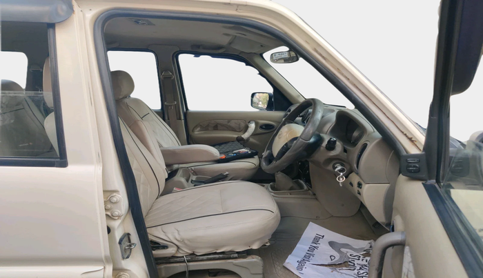 2010 Mahindra Scorpio VLX 2WD, Diesel, Manual, 27,632 km, interior