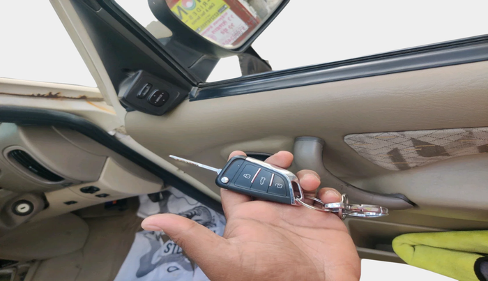 2010 Mahindra Scorpio VLX 2WD, Diesel, Manual, 27,632 km, interior