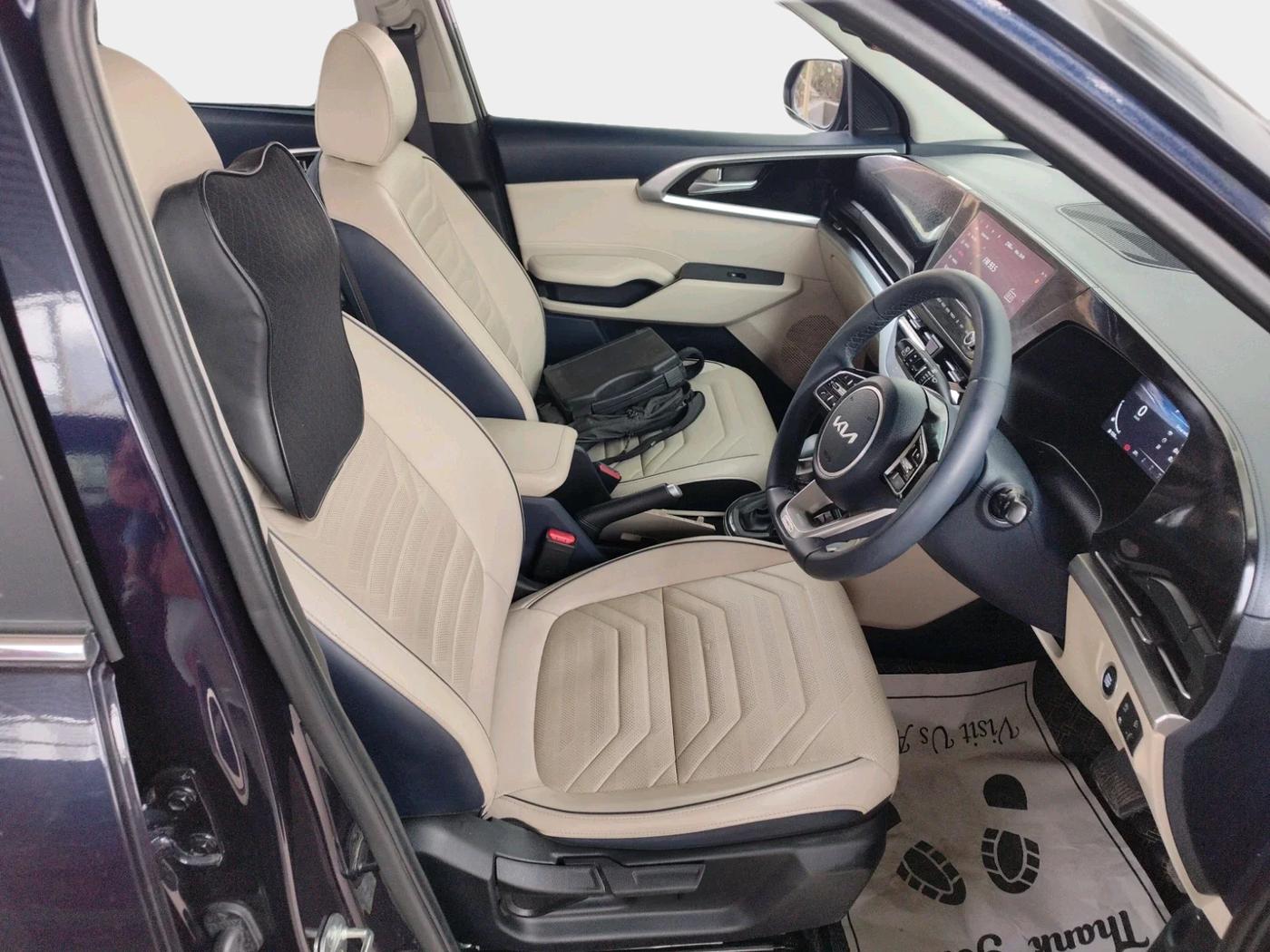 2024 KIA CARENS  LUXURY (O)1.5 TURBO DCT 7 STR, Petrol, Automatic, 10,022 km, interior