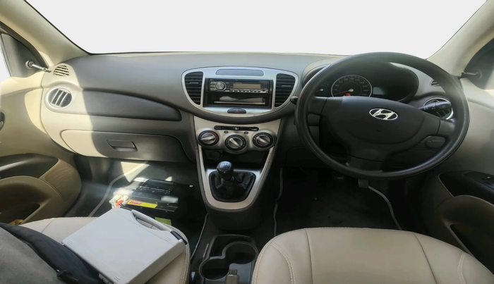 2015 Hyundai i10 MAGNA 1.1, Petrol, Manual, 64,796 km, interior