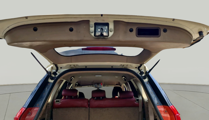 2012 Mahindra XUV500 W6, Diesel, Manual, 1,40,905 km, exterior