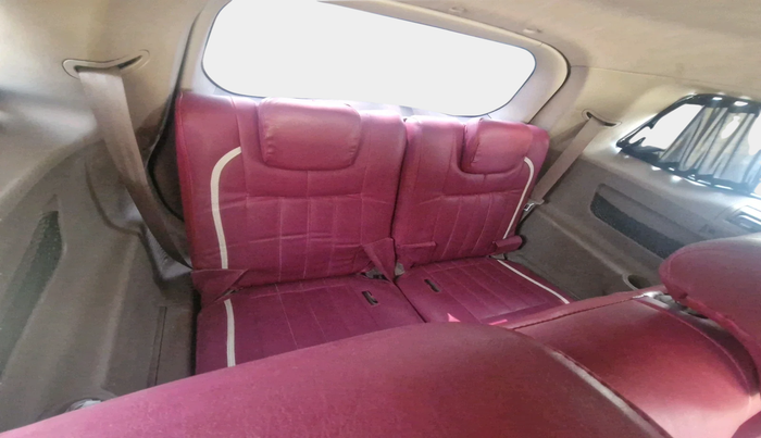 2012 Mahindra XUV500 W6, Diesel, Manual, 1,40,905 km, interior