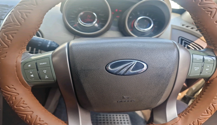 2012 Mahindra XUV500 W6, Diesel, Manual, 1,40,905 km, interior
