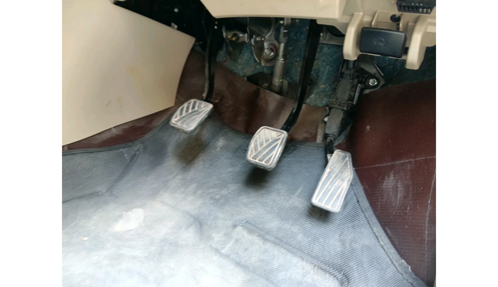 2024 Maruti Ertiga ZXI (O) CNG, Petrol, Manual, 20,605 km, interior