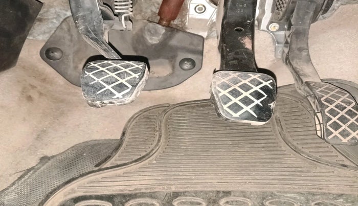 2010 Volkswagen Polo HIGHLINE 1.6L, Petrol, Manual, 1,32,889 km, interior