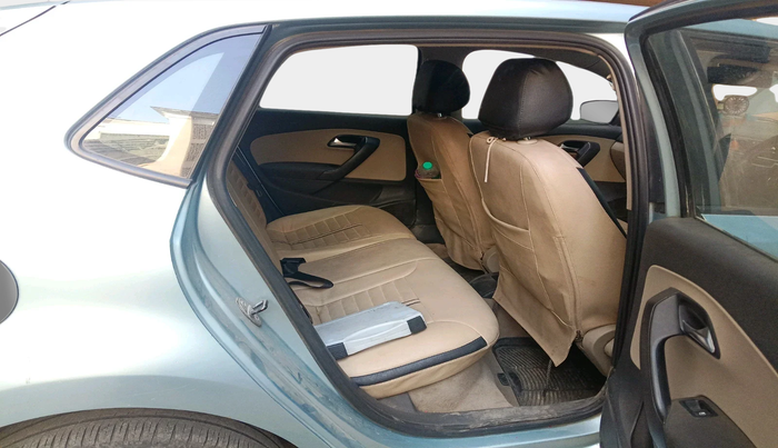 2010 Volkswagen Polo HIGHLINE 1.6L, Petrol, Manual, 1,32,889 km, interior