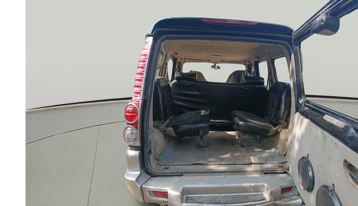 2010 Mahindra Scorpio SLE, Diesel, Manual, 2,04,313 km, exterior